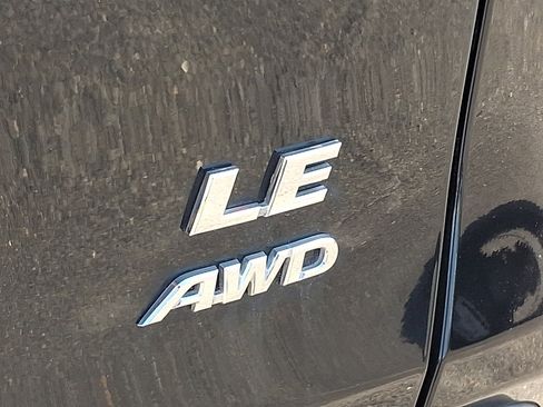 Used 2021 Toyota RAV4 LE w/ Carpet Mat Package (TMS) AWD/4WD image 32