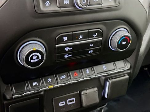 Used 2022 Chevrolet Silverado 1500 Custom Trail Boss image 17