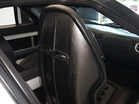 Used 2006 Ford GT RWD image 22