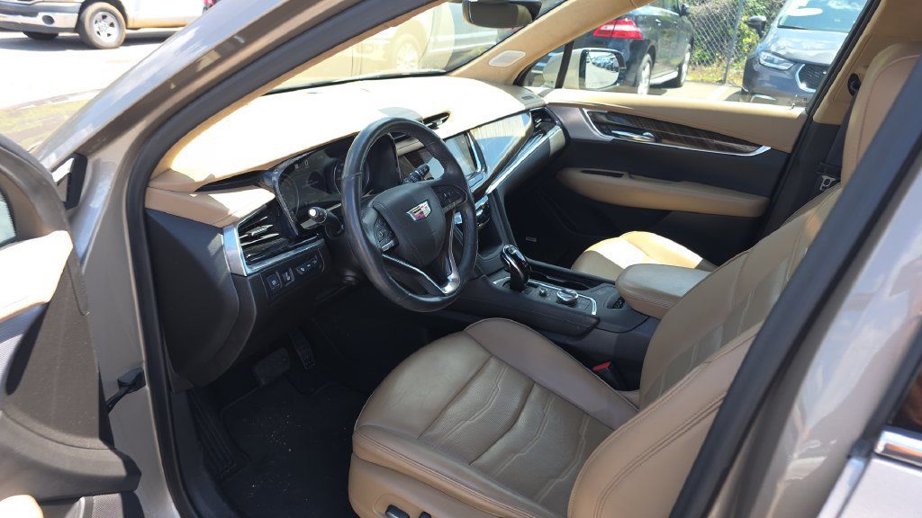 Used 2022 Cadillac XT6 Premium Luxury w/ Platinum Package FWD image 22