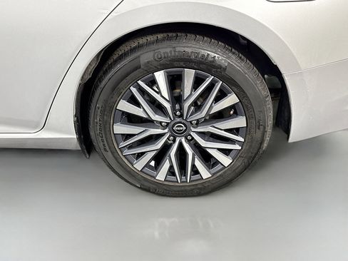 Used 2024 Nissan Altima 2.5 SV image 37