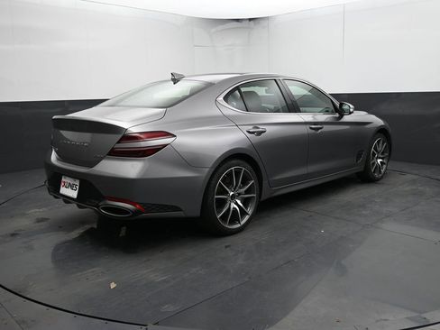 Used 2025 Genesis G70 2.5T image 13