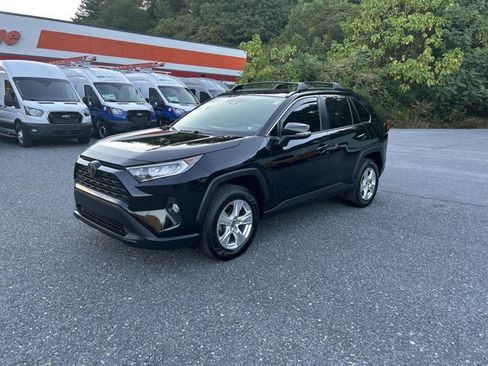 Used 2020 Toyota RAV4 XLE image 3