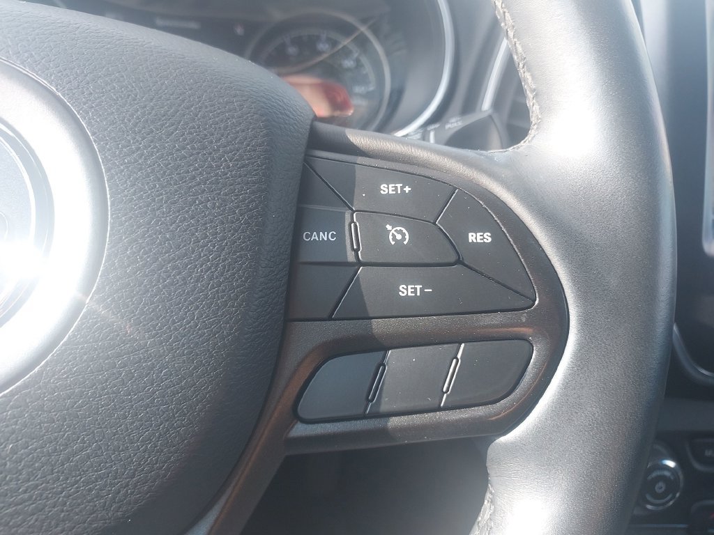 Used 2019 Jeep Cherokee Trailhawk w/ Cold Weather Group AWD/4WD image 22