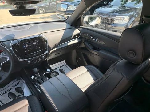 Used 2024 Chevrolet Traverse High Country AWD/4WD image 21