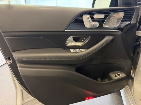 Used 2025 Mercedes-Benz GLS 450 4MATIC image 15