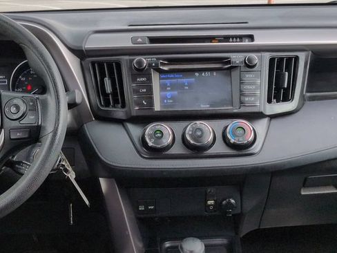 Used 2017 Toyota RAV4 LE FWD image 18