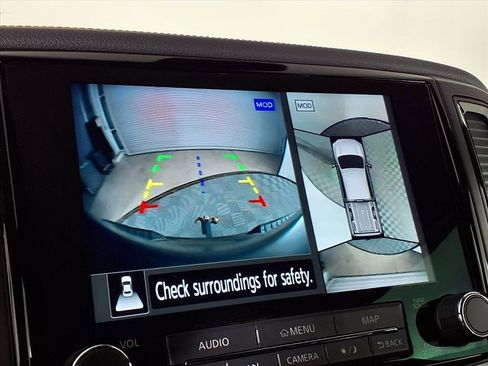 Used 2024 Nissan Titan PRO-4X w/ Pro-4x Convenience Package image 19