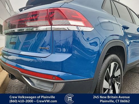 Certified 2025 Volkswagen Atlas Cross Sport SE image 32