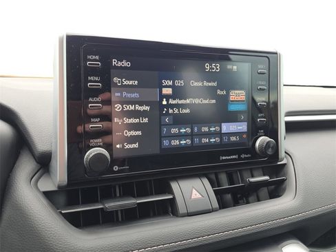 Used 2021 Toyota RAV4 XLE w/ Convenience Package image 12