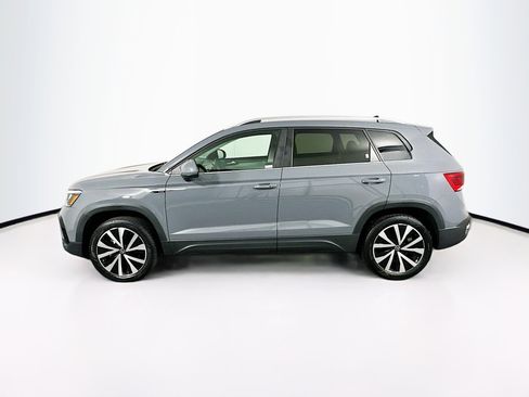 Used 2024 Volkswagen Taos SE FWD image 4