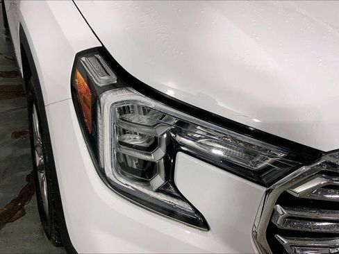 Used 2024 GMC Terrain SLT AWD/4WD image 26