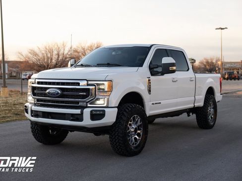 Used 2022 Ford F350 Lariat w/ Lariat Ultimate Package image 4