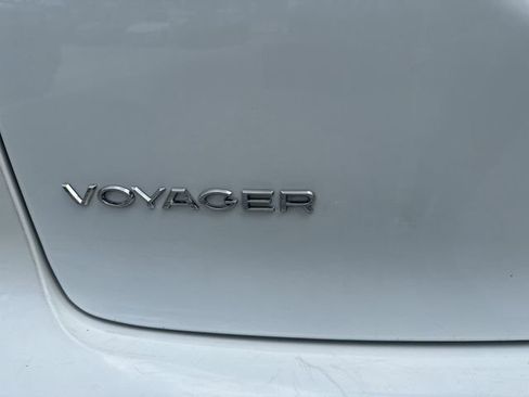 Used 2023 Chrysler Voyager LX FWD image 37
