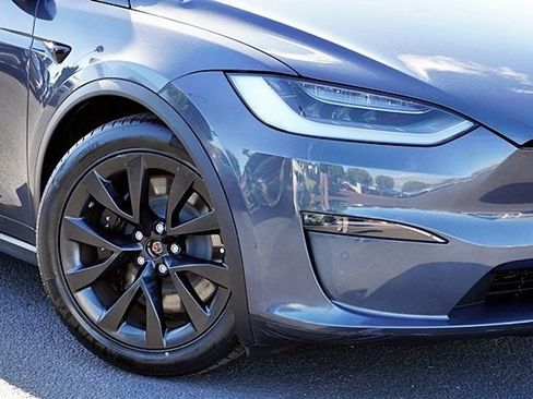 Used 2023 Tesla Model X AWD/4WD image 5