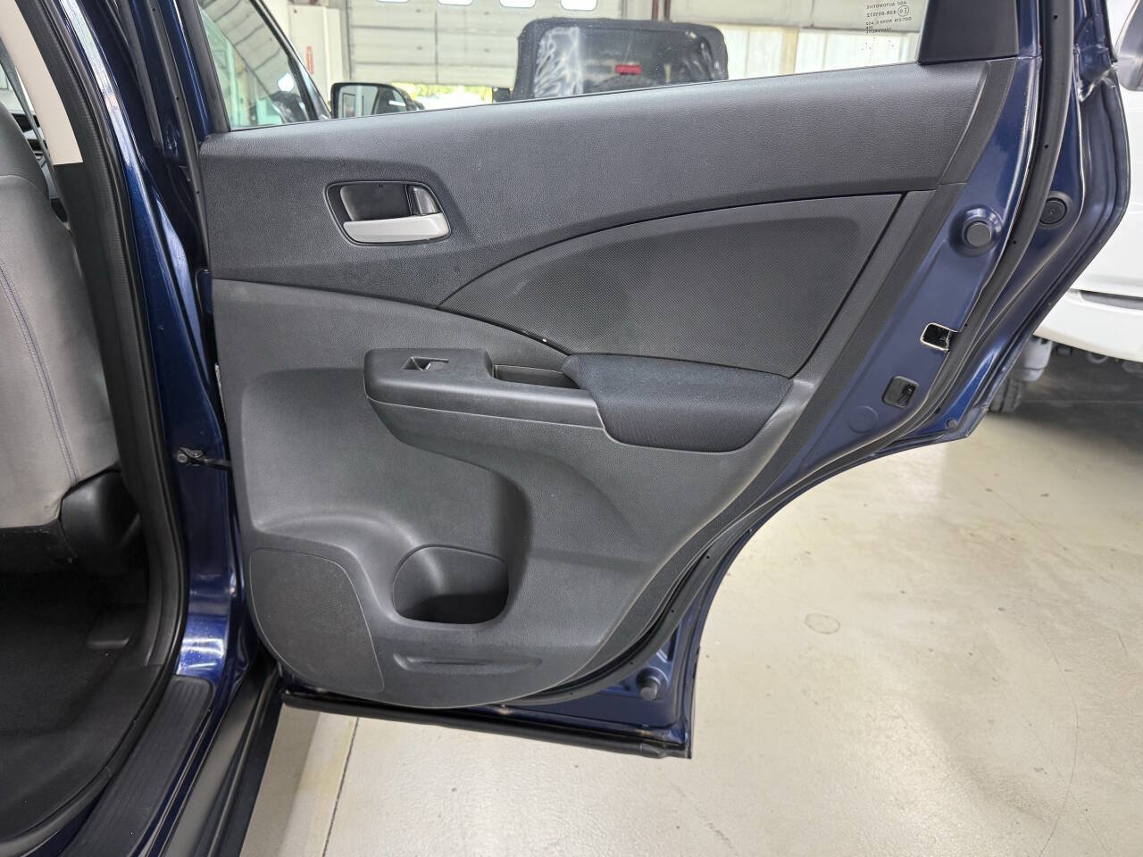 Used 2015 Honda CR-V LX image 13