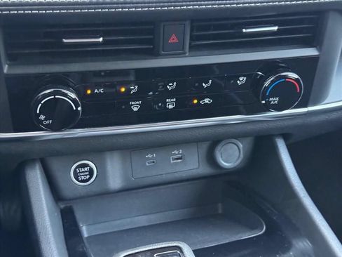 Used 2023 Nissan Rogue S AWD/4WD image 21