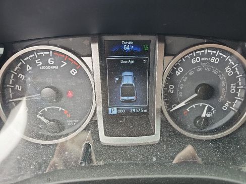 Used 2022 Toyota Tacoma SR5 w/ Technology Package RWD image 11