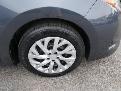 Used 2019 Toyota Corolla LE FWD image 28