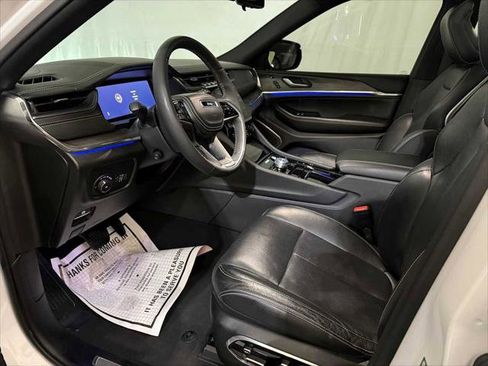 Certified 2023 Jeep Grand Cherokee Overland w/ Luxury Tech Group IV AWD/4WD image 18