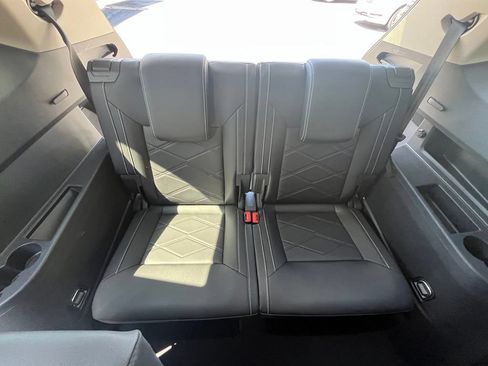 Certified 2025 Volkswagen Atlas SE w/ Panoramic Sunroof Package AWD/4WD image 28