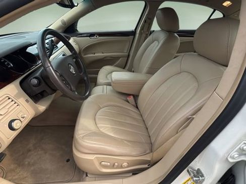 Used 2011 Buick Lucerne CXL image 18