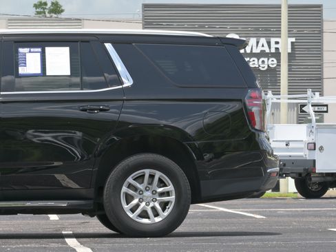 Used 2023 Chevrolet Tahoe LS RWD image 6