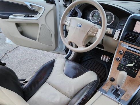 Used 2010 Volvo XC60 T6 image 35