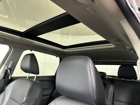 Used 2023 Nissan Rogue SV w/ SV Premium B Package image 12