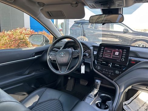 Used 2024 Toyota Camry SE image 12