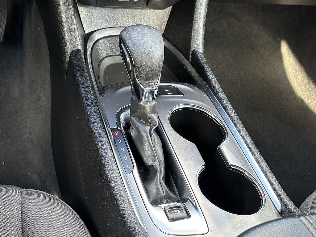 Used 2025 Chevrolet Malibu LT FWD image 21