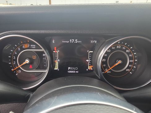 Used 2018 Jeep Wrangler Unlimited Sahara image 17