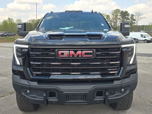 Used 2024 GMC Sierra 2500 AT4X w/ AT4X AEV Edition image 8