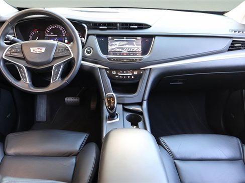 Used 2017 Cadillac XT5 Luxury w/ Driver Awareness Package image 14