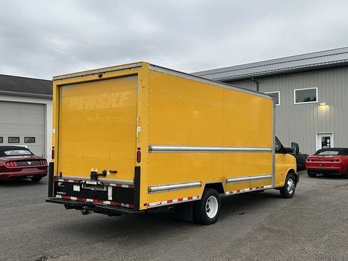 Used 2021 GMC Savana 3500 Extended w/ Power Convenience Package RWD image 5