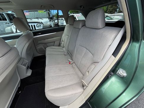 Used 2013 Subaru Outback 2.5i Premium AWD/4WD image 10