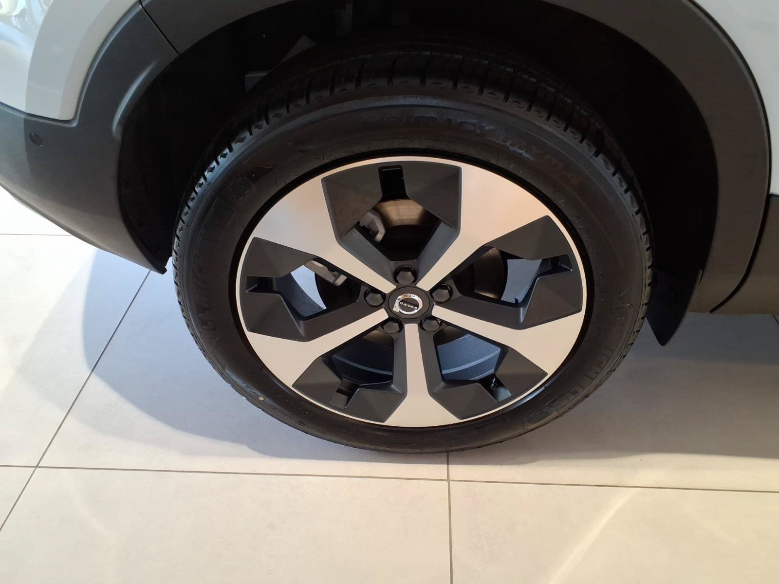 New 2026 Volvo XC40 B5 Plus w/ Protection Package Premier AWD/4WD image 11