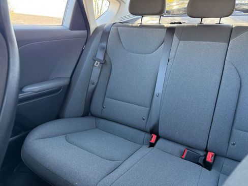 Used 2025 Kia K4 LXS image 40