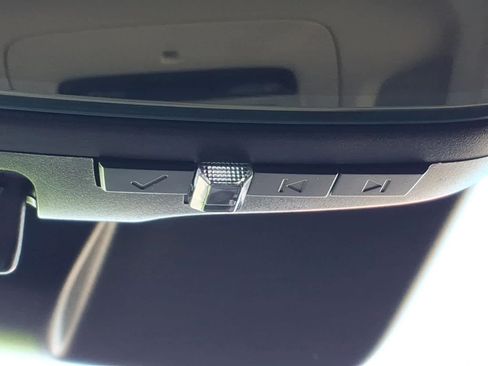 Used 2023 Buick Envision Avenir FWD image 29