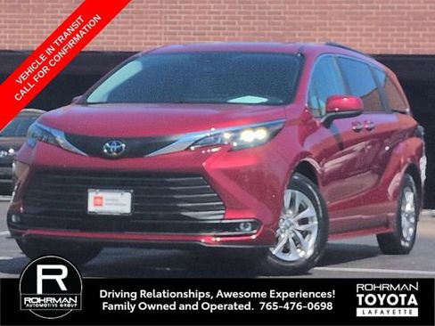 Used 2026 Toyota Sienna XLE FWD image 1