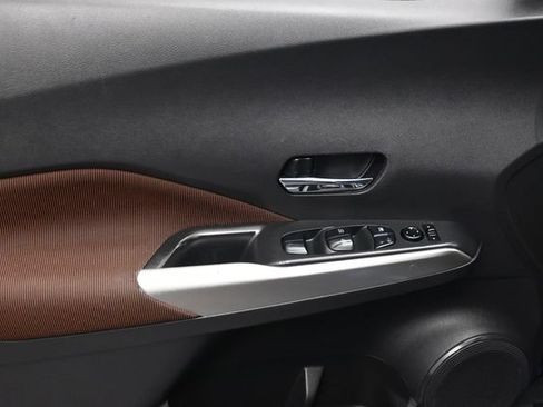 Used 2018 Nissan Kicks SR FWD image 8