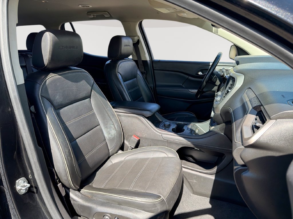 Used 2023 GMC Acadia Denali FWD image 25