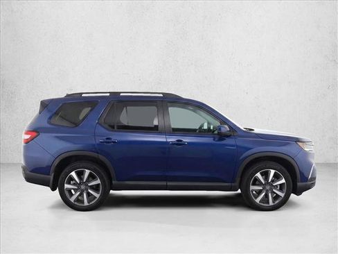 Used 2024 Honda Pilot Touring image 8