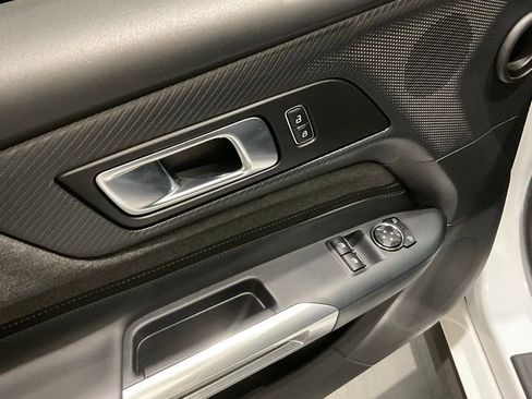 Used 2024 Ford Mustang Coupe image 7