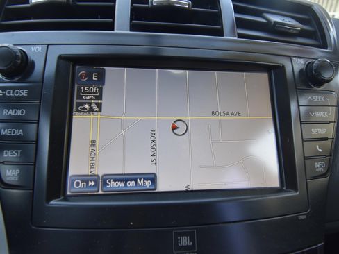 Used 2012 Toyota Prius V Five FWD image 2