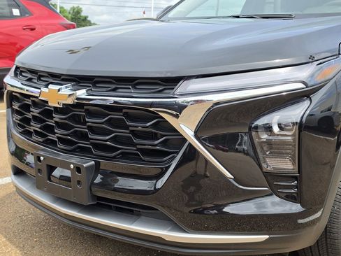 New 2026 Chevrolet Trax LT FWD image 3