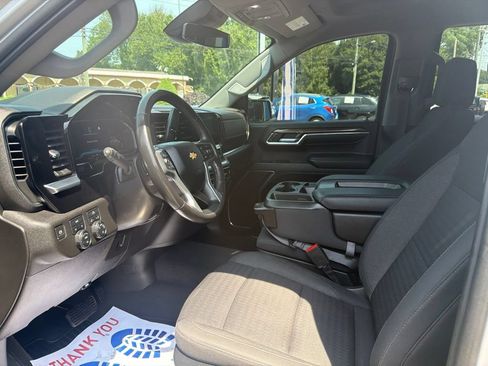Certified 2022 Chevrolet Silverado 1500 LT AWD/4WD image 25