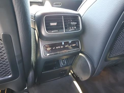 Used 2021 Mercedes-Benz GLE 450 4MATIC image 16