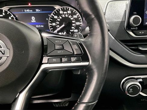 Used 2021 Nissan Altima 2.5 SR w/ SR Premium Package image 12