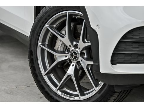 Used 2020 Mercedes-Benz GLC 300 4MATIC Coupe image 3